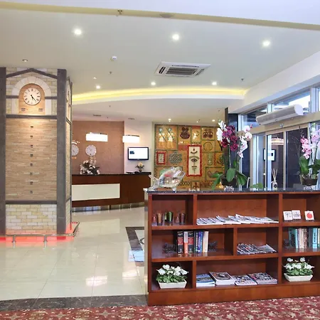 Senbayrak Hotell 4*