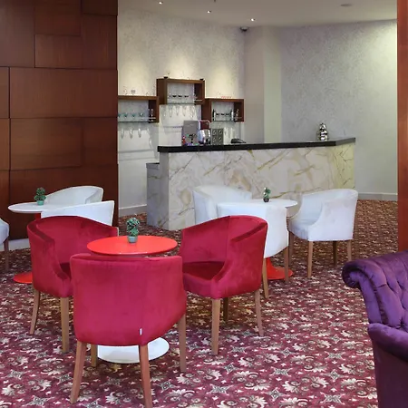 Senbayrak Hotell
